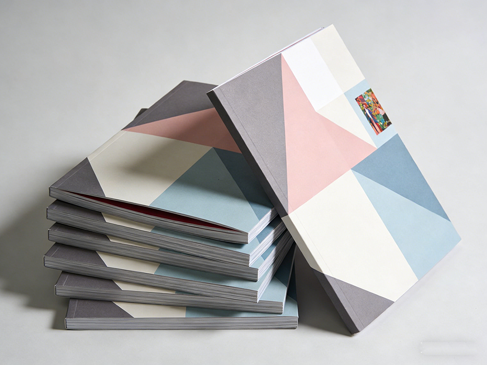 画册设计制作？重在触感体验与细节设计